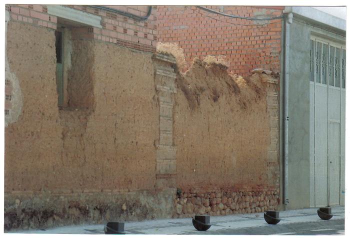 [Thumbnail for mud brick weal humanes two.jpg]